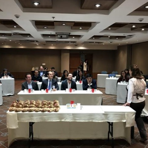 Cotiza con Lucia, cata de café en empresas y hoteles.