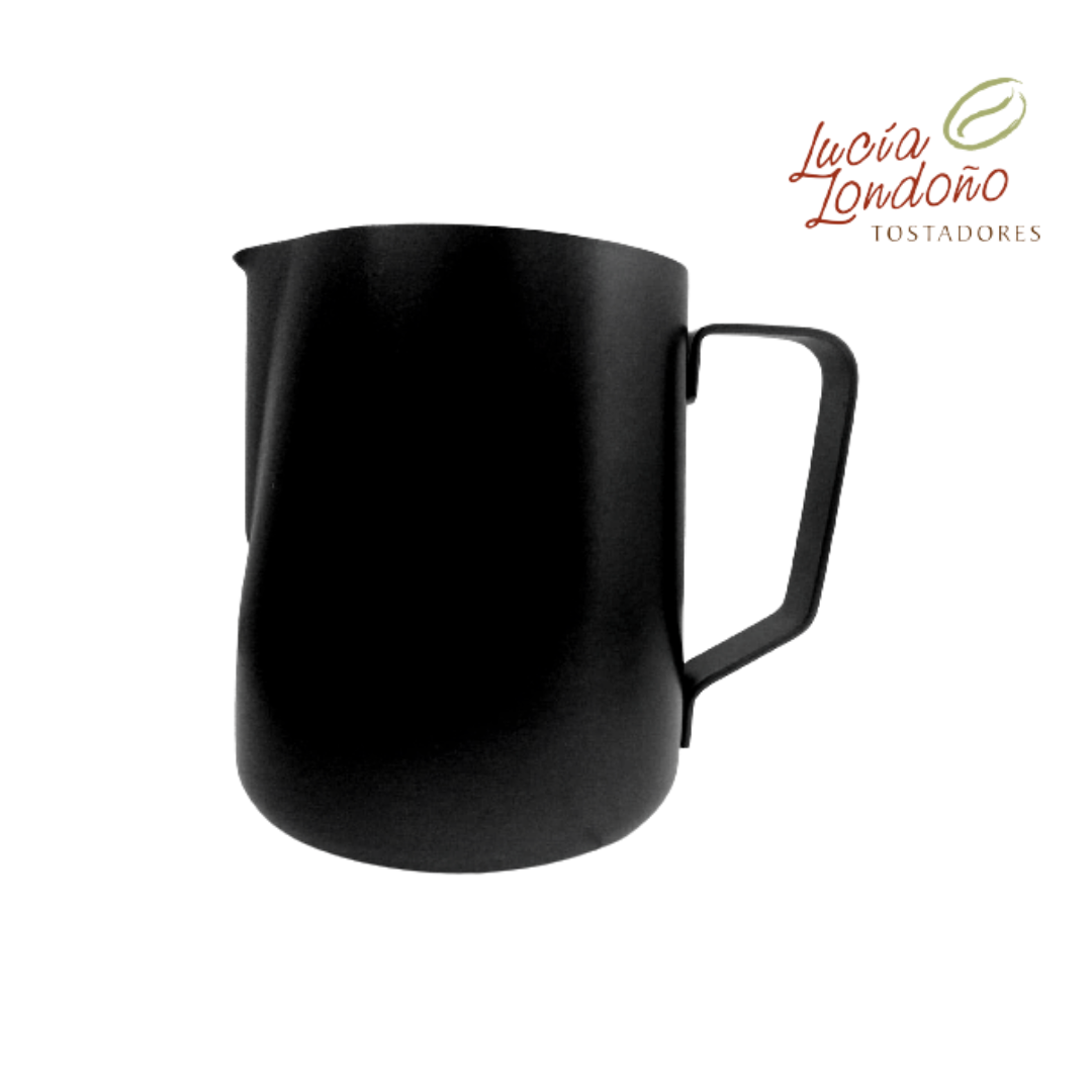Jarra para cremar leche para cappuccino.